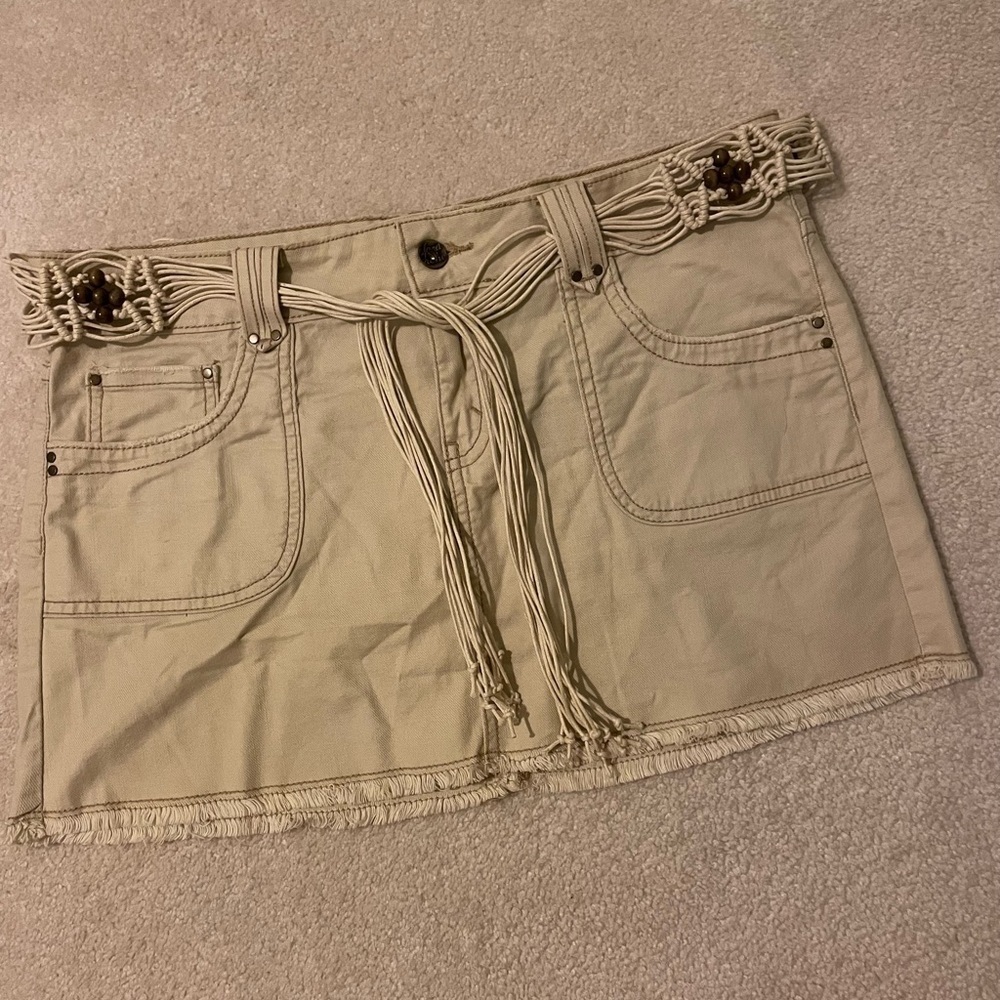 Jordache mini skirt w/belt size 11/12 NWOT